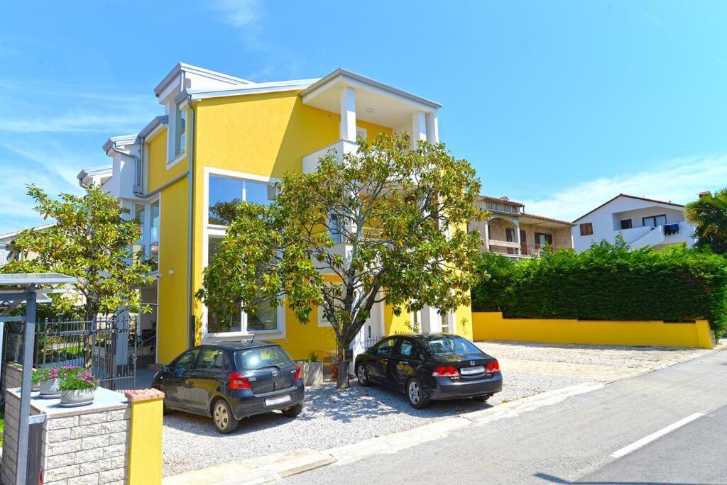 New In Center Of Apartment